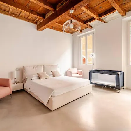 Modern 8 Min Da Piazza Maggiore Apartment